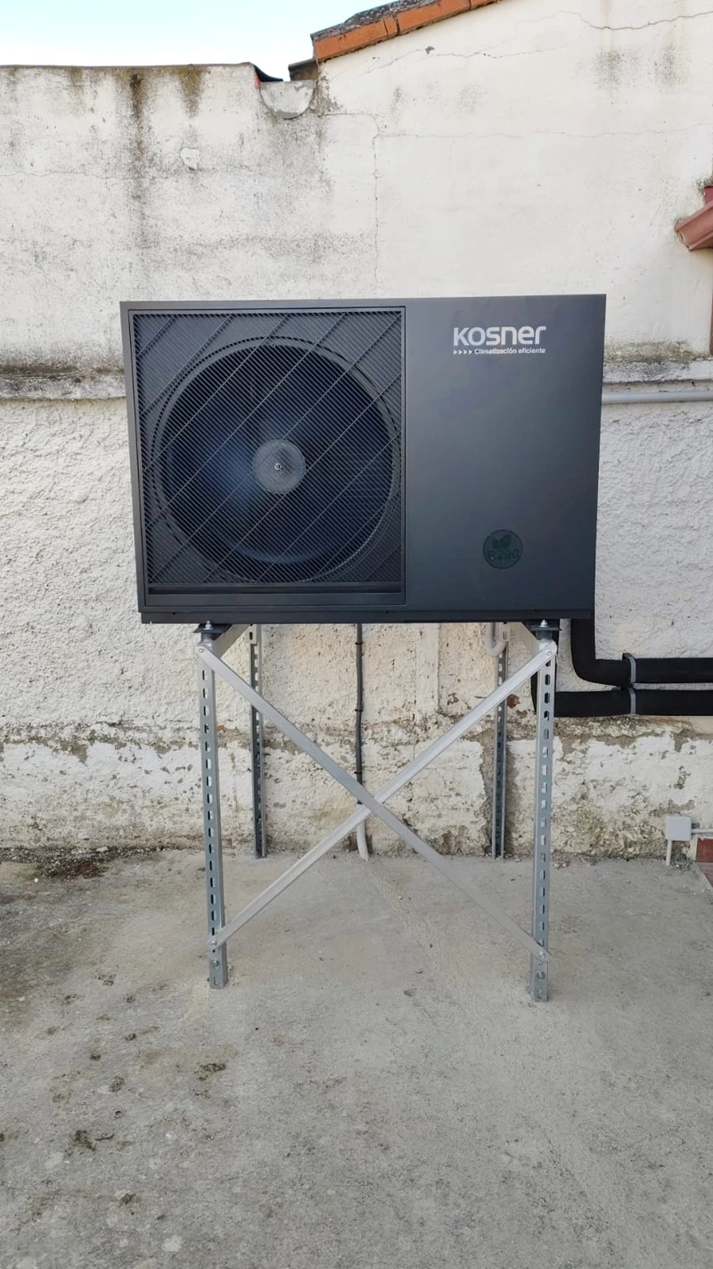 Bomba de calor aire-agua en Pinsoro, Cinco Villas Instalación de aerotermia en vivienda de Pinsoro