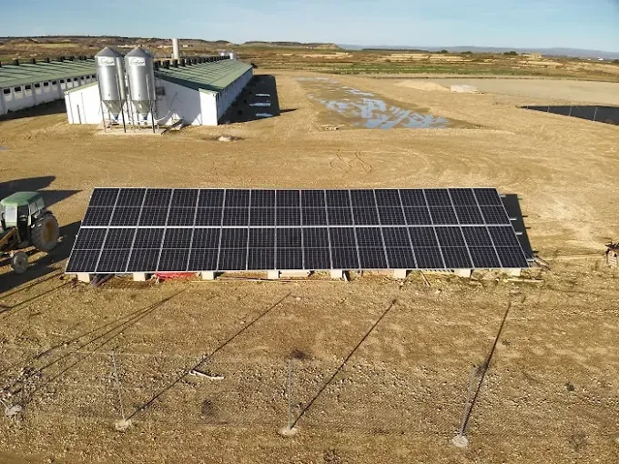 Planta solar para explotación ganadera Planta solar para explotación ganadera en Ejea de los Caballeros