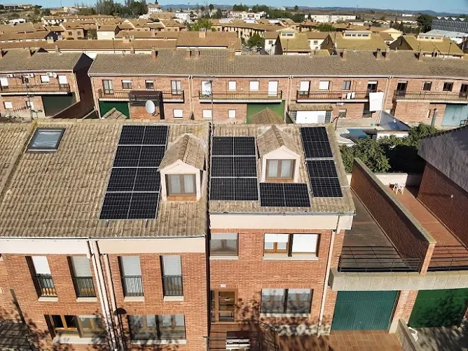 Guía completa de subvenciones para placas solares en Aragón y Navarra 2026 Guía completa de subvenciones para placas solares en Aragón y Navarra 2026